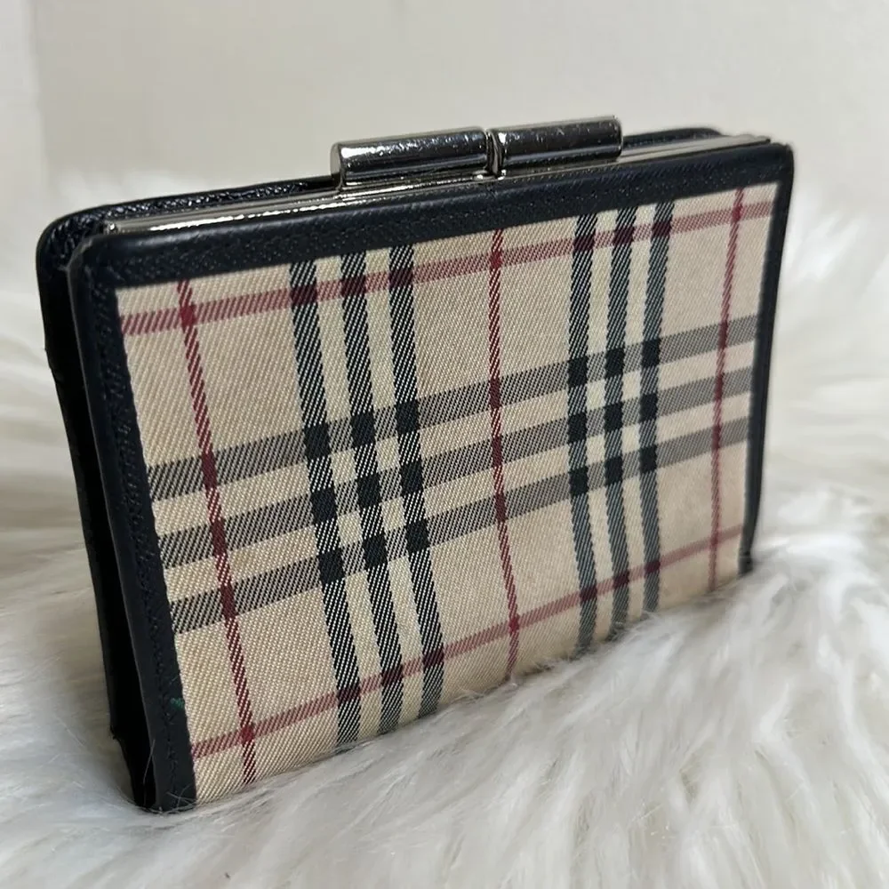 💯Authentic Burberry Short Wallet 🍀